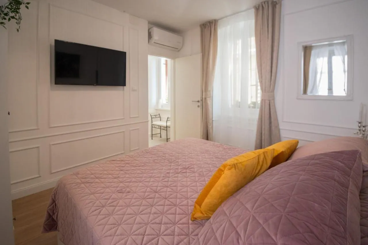 Apartment Trixi Maksimijan Pula