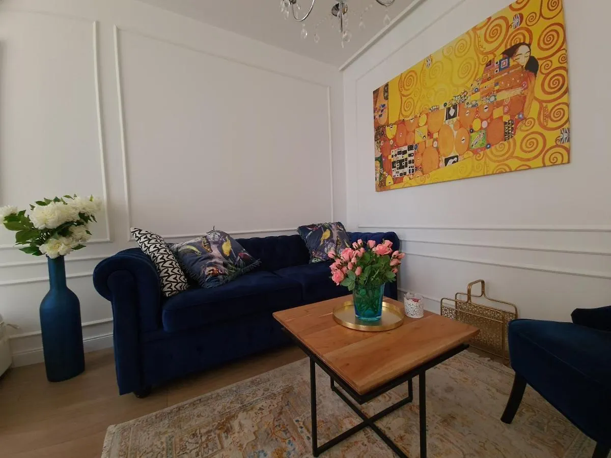 Apartment Trixi Maksimijan Pula 0*,  Croatia