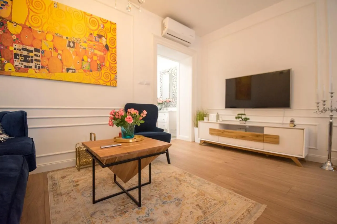 Apartment Trixi Maksimijan 풀라