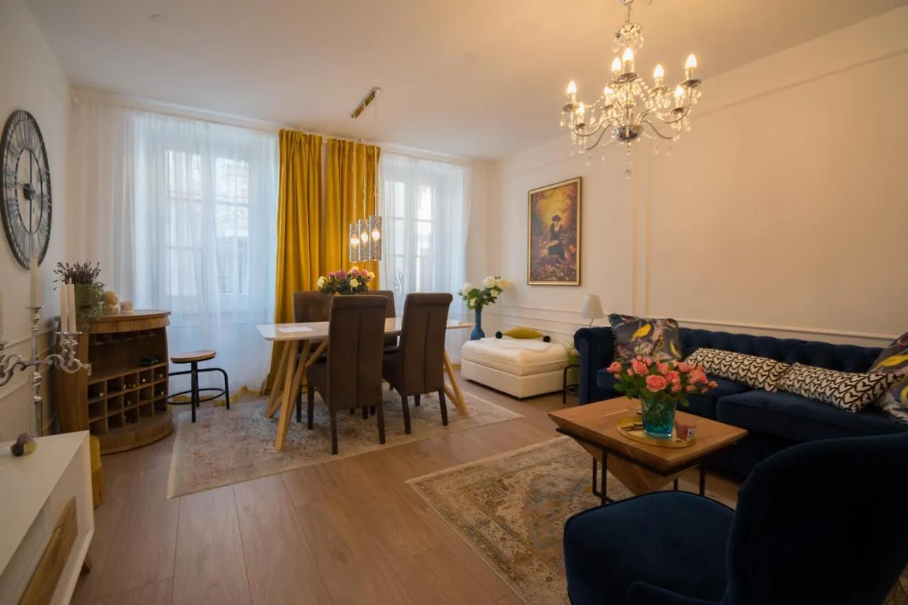 Apartment Trixi Maksimijan 풀라 크로아티아